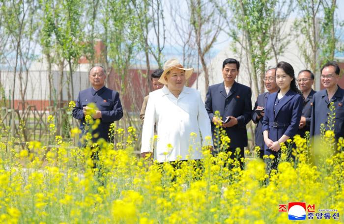 Kim Jong-un Visits Greenhouse Farms in North Korea