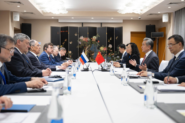 Wang Yi and Lavrov Discuss Sino-Russian Relations at SCO Meeting