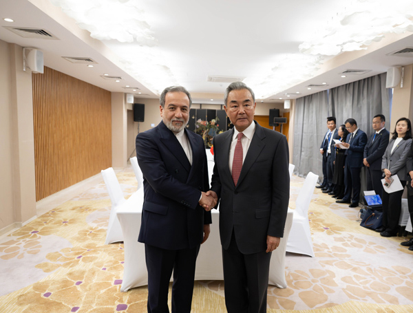 China, Iran Continue Efforts to Stabilize Middle East Amidst Tensions