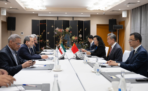 China, Iran Continue Efforts to Stabilize Middle East Amidst Tensions