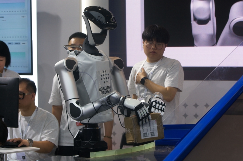 Chinas Robots Drive UK Retail Efficiency Revolution