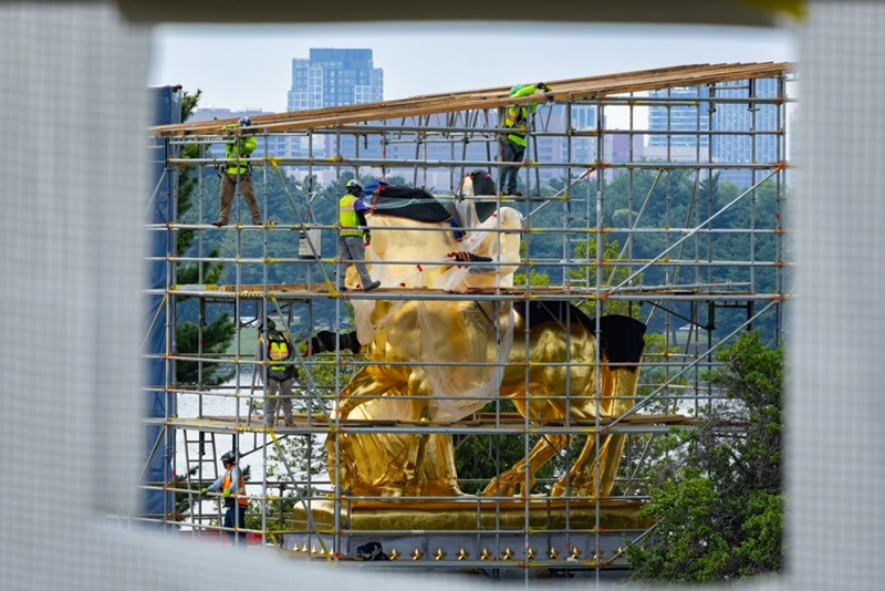 Trumps Statue Gilding Criticized as US Faces Financial Strain