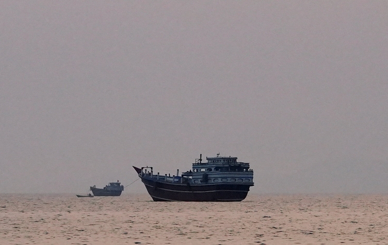 Iran Rejects US Attacks Threat, Negotiates New Strait Route with Oman