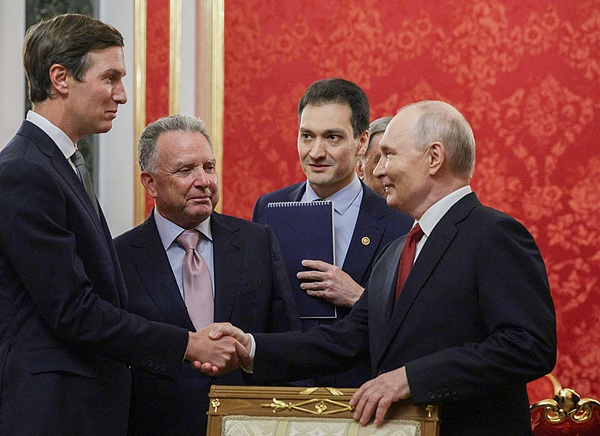 Putin Meets US Envoy for Talks on Russia-Ukraine Conflict