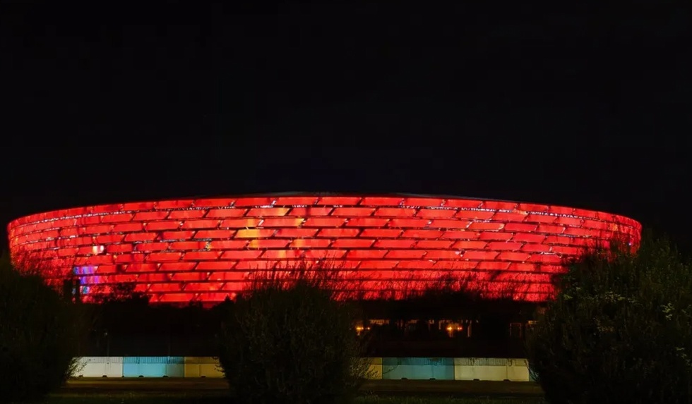 Azerbaijan Celebrates Chinas National Day with Light Show