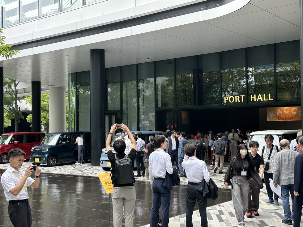 Suzuki Bets on Cost-Effective EV as Chinese Batteries Dominate Japans Market
