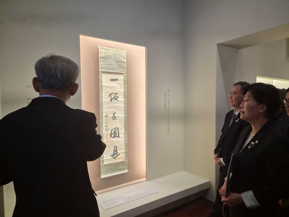 Korean Museum Director Resigns After Misidentified Calligraphy Work Sparks Controversy