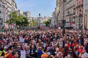 Thousands Demand Pension Reform in Madrid
