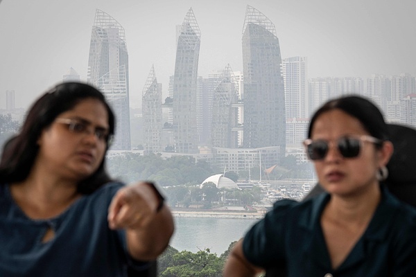 Indonesia Cuts Natural Gas Supply to Singapore Amidst Energy Conflict