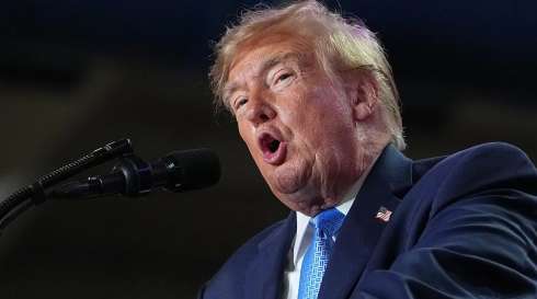 Trump Fires Back at Obama Over White House Decor Remarks