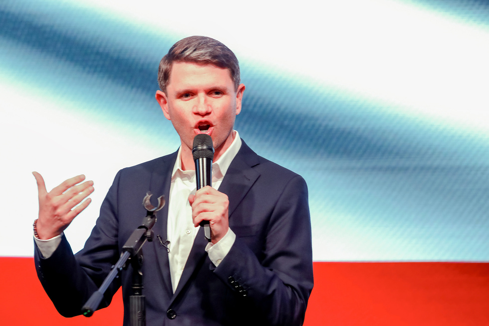AI-Generated Fake Content in U.S. Midterm Elections Sparks Concern Over Voter Trust and Authenticity