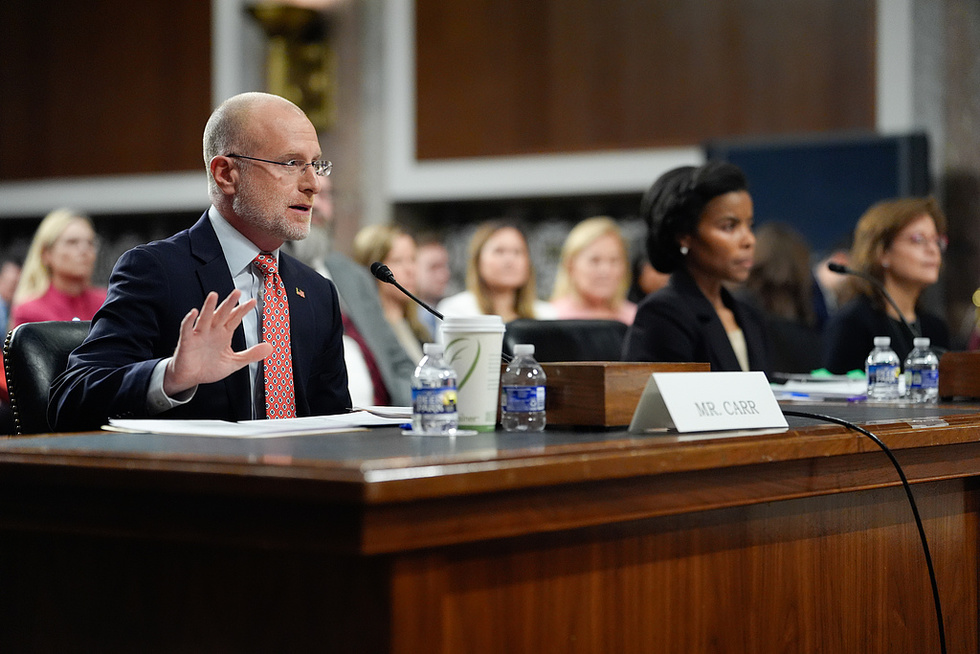 FCC Bans Chinese Laboratories from Testing Electronic Devices